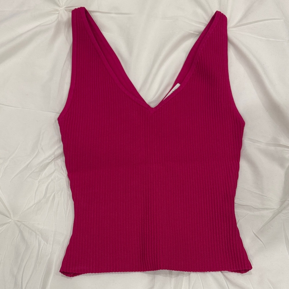 Babaton Ribbed V-Neck Tank Top - Fuchsia